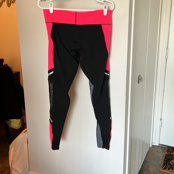 PINK Ultimate black, grey, and hot pink legging with mesh detailing size M - Picture 2 of 3